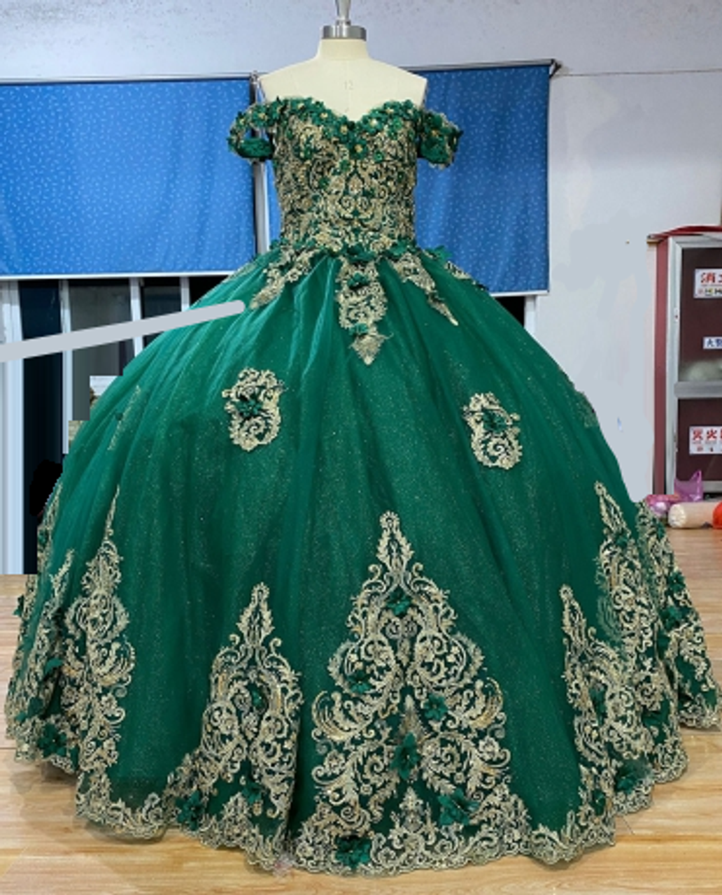 emerald green quinceanera dresses